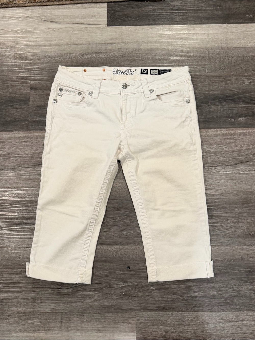 Miss Me Easy Crop Jeans Womens 30 White Mid Rise Bling Pockets Stretch Capri